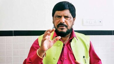 ‘कक्षा एक से छह तक क्षेत्रीय भाषा को प्राथमिकता दी जानी चाहिए’, भाषा विवाद पर बोले आठवले