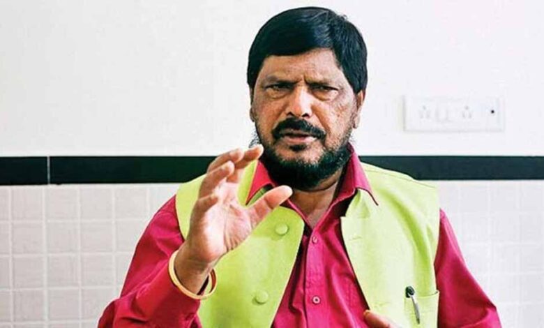 ‘कक्षा एक से छह तक क्षेत्रीय भाषा को प्राथमिकता दी जानी चाहिए’, भाषा विवाद पर बोले आठवले