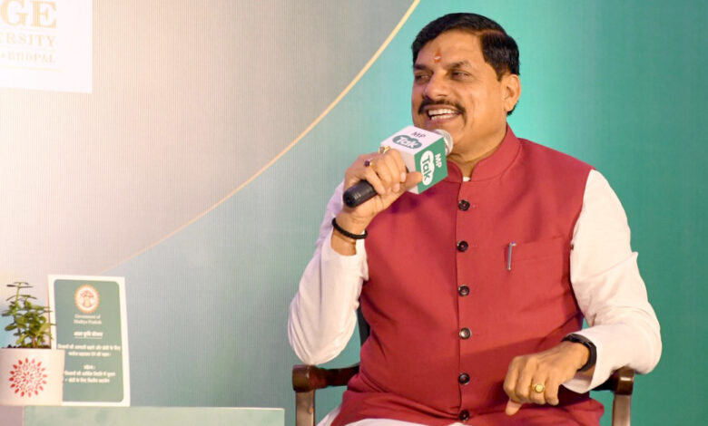 MP News- ग्वालियर-रतलाम मिल मजदूरों को मिलेगा उनका हक, लाड़ली बहनों की राशि बढ़ेगी: “एम.पी. तक बैठक” में बोले मुख्यमंत्री डॉ. यादव…. MP News- ग्वालियर-रतलाम मिल मजदूरों को मिलेगा उनका हक, लाड़ली बहनों की राशि बढ़ेगी: “एम.पी. तक बैठक” में बोले मुख्यमंत्री डॉ. यादव….