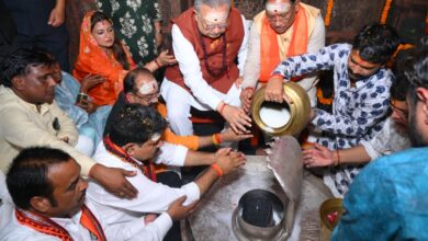 हर-हर महादेव से गूंज उठा भोरमदेव : मुख्यमंत्री विष्णुदेव साय ने हेलीकॉप्टर से पुष्पवर्षा कर हजारों कांवड़ियों का किया भव्य स्वागत….