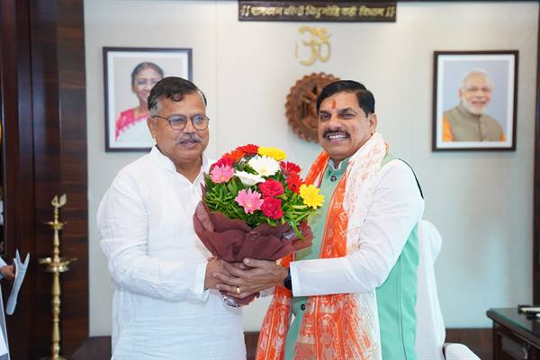 MP NEWS: विद्युत वितरण कंपनियों को मिली नई संगठनात्मक संरचना, मंत्रि-परिषद ने 49 हजार से अधिक नियमित पदों को दी मंजूरी… MP NEWS: विद्युत वितरण कंपनियों को मिली नई संगठनात्मक संरचना, मंत्रि-परिषद ने 49 हजार से अधिक नियमित पदों को दी मंजूरी…