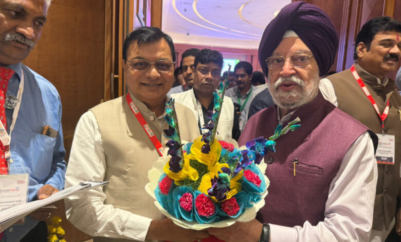 नागपुर-झारसुगुड़ा गैस पाइपलाइन परियोजना में तेजी की मांग: ऊर्जा बैठक में शामिल हुए छत्तीसगढ़ के उद्योग मंत्री… नागपुर-झारसुगुड़ा गैस पाइपलाइन परियोजना में तेजी की मांग: ऊर्जा बैठक में शामिल हुए छत्तीसगढ़ के उद्योग मंत्री…