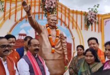 उपमुख्यमंत्री अरुण साव ने किया अटल जी की आदमकद प्रतिमा का अनावरण, व्यक्तित्व को बताया युगद्रष्टा…