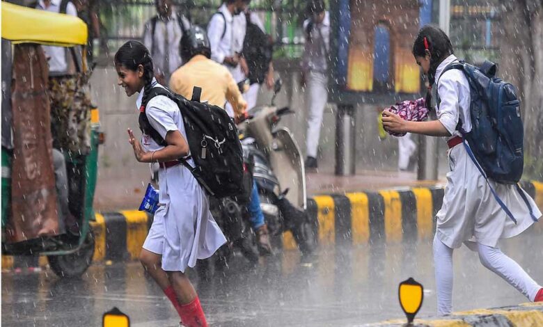 महासमुंद : जिले में अब तक 274.3 मिलीमीटर औसत वर्षा महासमुंद : जिले में अब तक 274.3 मिलीमीटर औसत वर्षा