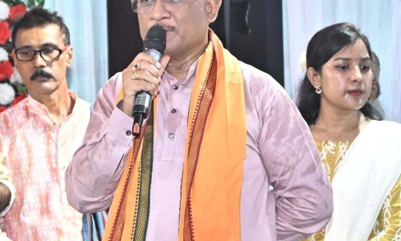मुख्यमंत्री विष्णुदेव साय ने फलेश्वरनाथ महादेव मंदिर में पूजा अर्चना कर प्रदेशवासियों की सुख समृद्धि और खुशहाली की मंगलकामना की….