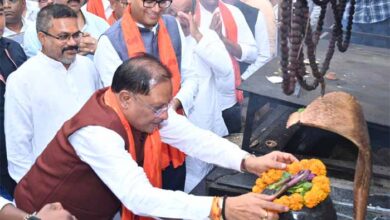 श्री श्री 108 श्री सत्यनारायण बाबा धाम कोसमनारा में पहुंचे मुख्यमंत्री श्री विष्णु देव साय, की प्रार्थना