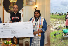 महिलाओं की आत्मनिर्भरता की मिसाल बनीं ड्रोन दीदी गोदावरी साहू, राज्यपाल रमेन डेका ने किया सम्मानित…..