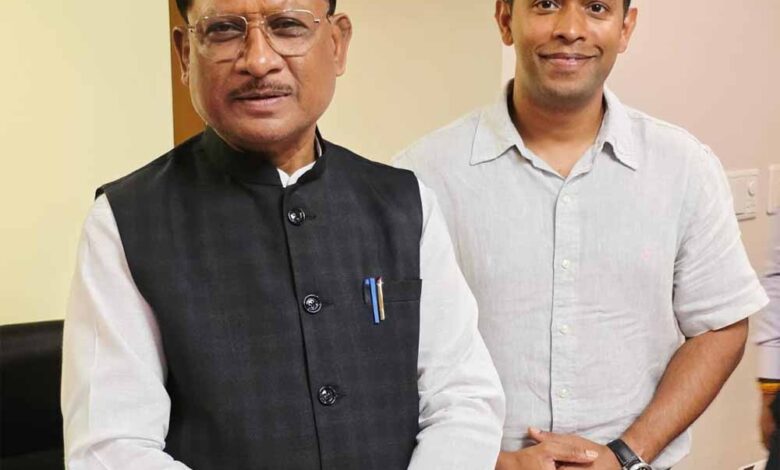 बस्तर के होनहार अविनाश तिवारी से टोक्यो में मिले मुख्यमंत्री श्री विष्णुदेव साय : छत्तीसगढ़ में उद्योग स्थापना को लेकर हुई सकारात्मक चर्चा बस्तर के होनहार अविनाश तिवारी से टोक्यो में मिले मुख्यमंत्री श्री विष्णुदेव साय : छत्तीसगढ़ में उद्योग स्थापना को लेकर हुई सकारात्मक चर्चा