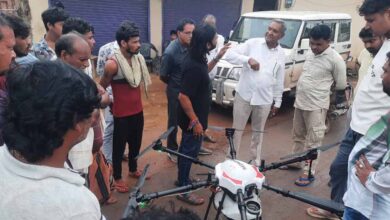 ड्रोन तकनीक से किया जा रहा है, नैनो यूरिया का छिड़काव