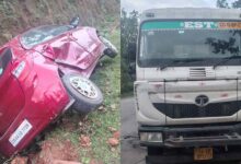 NH-130 पर दर्दनाक हादसा: तेज रफ्तार कार की टक्कर से दो की मौत, ट्रक सुधार रहे थे दोनों