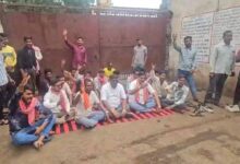मजदूर की मौत पर बवाल: छत्तीसगढ़ क्रांति सेना का थाने पर प्रदर्शन, गिरफ्तारी की मांग तेज
