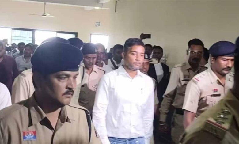 बुखार से पीड़ित चैतन्य बघेल को मिलेगी विशेष सुविधा, हाईकोर्ट ने जेल प्रशासन को दिए निर्देश, अगली सुनवाई दो हफ्ते बाद बुखार से पीड़ित चैतन्य बघेल को मिलेगी विशेष सुविधा, हाईकोर्ट ने जेल प्रशासन को दिए निर्देश, अगली सुनवाई दो हफ्ते बाद