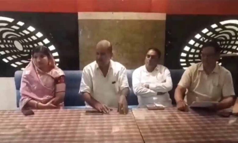 सौ रुपये में बिकी करोड़ों की जमीन! पूर्व मंत्री की पत्नी पर एसीबी का शिकंजा