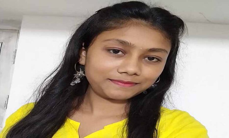 बलरामपुर रामानुजगंज: एकलव्य विद्यालय की अधीक्षका ने की आत्महत्या, 45 दिन में पांचवीं घटना बलरामपुर रामानुजगंज: एकलव्य विद्यालय की अधीक्षका ने की आत्महत्या, 45 दिन में पांचवीं घटना