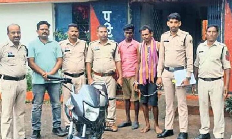 पूर्व प्रेमी की दरिंदगी: दोस्तों संग मिलकर किया गैंगरेप, हत्या कर नाले में फेंका शव पूर्व प्रेमी की दरिंदगी: दोस्तों संग मिलकर किया गैंगरेप, हत्या कर नाले में फेंका शव