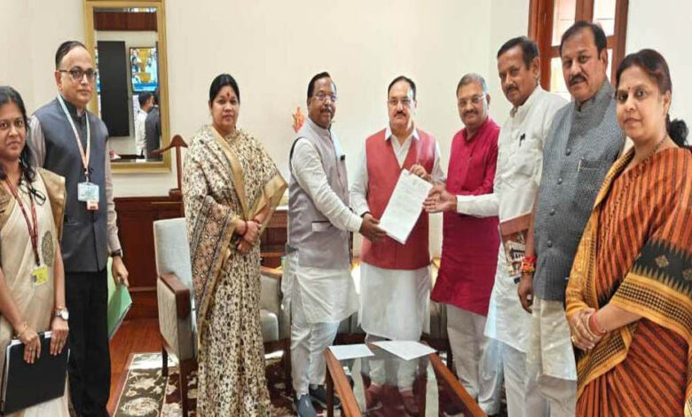 रायपुर : मुख्यमंत्री विष्णु देव साय की पहल पर छत्तीसगढ़ को मिली डीएपी और यूरिया के अतिरिक्त आबंटन की मंजूरी रायपुर : मुख्यमंत्री विष्णु देव साय की पहल पर छत्तीसगढ़ को मिली डीएपी और यूरिया के अतिरिक्त आबंटन की मंजूरी