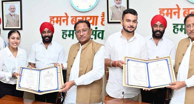 मुख्यमंत्री साय से राष्ट्रपति सम्मान से सम्मानित देवाशीष और मनतृप्त कौर ने की सौजन्य मुलाकात