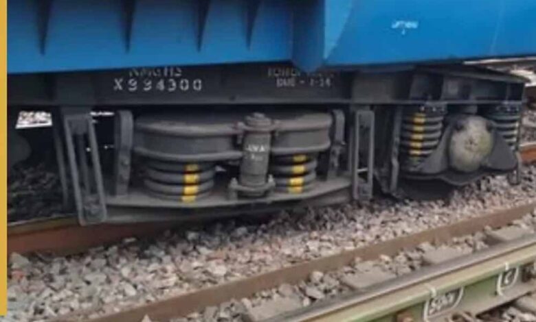 रायपुर: उरकुरा-आरएसडी लाइन पर मालगाड़ी पटरी से उतरी, रेलवे अधिकारियों ने संभाला मोर्चा