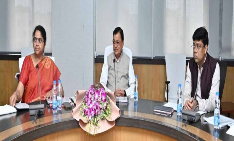 रायपुर : शराब दुकानों में जल्द लागू होगी कैशलेश व्यवस्था,  मंत्री लखन लाल देवांगन ने दिए निर्देश