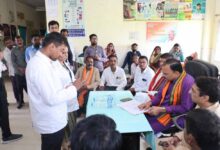 स्वास्थ्य मंत्री श्याम बिहारी जायसवाल ने प्राथमिक स्वास्थ्य केन्द्र जेवरा का किया आकस्मिक निरीक्षण