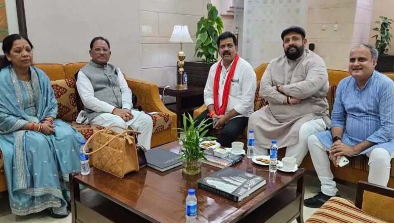 विदेश दौरे के बाद CM विष्णुदेव साय दिल्ली लौटे, कई अहम बैठकों का करेंगे नेतृत्व विदेश दौरे के बाद CM विष्णुदेव साय दिल्ली लौटे, कई अहम बैठकों का करेंगे नेतृत्व