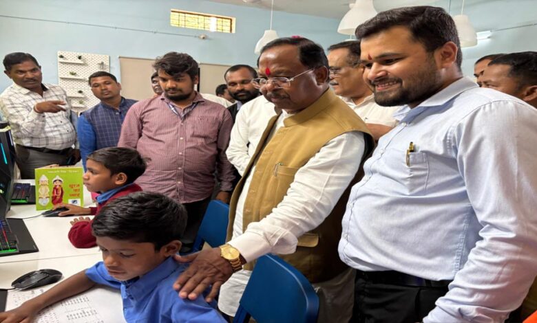 रायपुर : मंत्री रामविचार नेताम ने किया आश्रम के कल्पना कक्ष का निरीक्षण रायपुर : मंत्री रामविचार नेताम ने किया आश्रम के कल्पना कक्ष का निरीक्षण