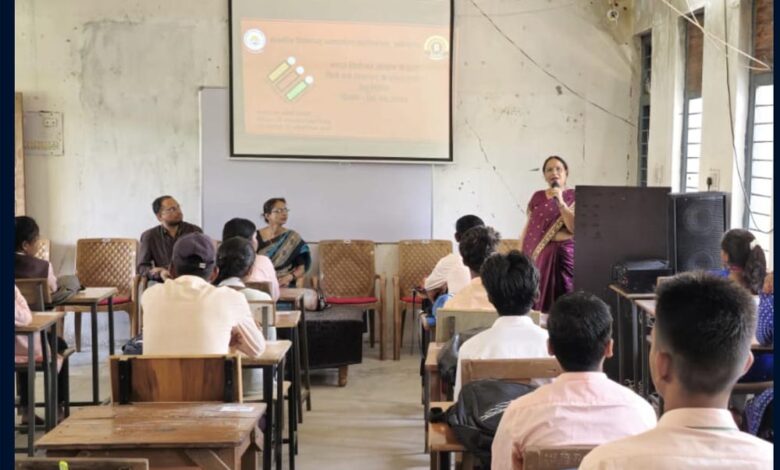 भारत निर्वाचन आयोग के द्वारा किए गये नवाचार के प्रचार-प्रसार हेतु विवेकानन्द महाविद्यालय में शिविर आयोजन