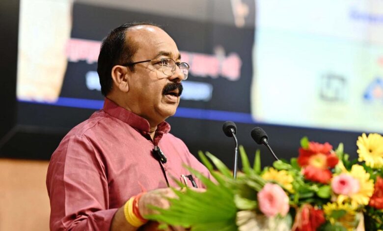 रायपुर : गुणवत्तापूर्ण निर्माण सामग्रियों के चयन के लिए मानकों की जानकारी जरूरी – अरुण साव रायपुर : गुणवत्तापूर्ण निर्माण सामग्रियों के चयन के लिए मानकों की जानकारी जरूरी – अरुण साव