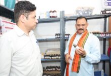 रायपुर : स्वास्थ्य मंत्री श्याम बिहारी जायसवाल ने किया बद्रीनाथ बघेल जिला अस्पताल का औचक निरीक्षण