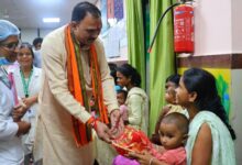 रायपुर : स्वास्थ्य मंत्री श्याम बिहारी जायसवाल ने बीजापुर में औचक निरीक्षणों से जांची विभागीय काम की हकीकत