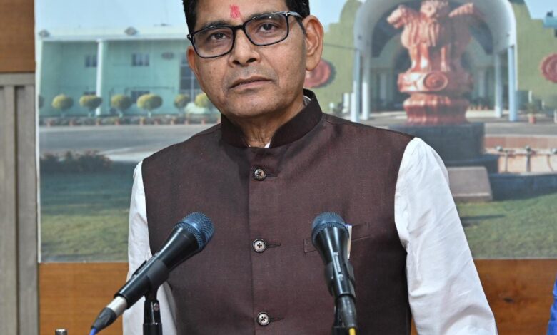 वेतन विसंगतियों और पदोन्नति की मांग पर तहसीलदारों की अनिश्चितकालीन हड़ताल, कामकाज ठप – राजस्व मंत्री ने जल्द समाधान का दिया आश्वासन… वेतन विसंगतियों और पदोन्नति की मांग पर तहसीलदारों की अनिश्चितकालीन हड़ताल, कामकाज ठप – राजस्व मंत्री ने जल्द समाधान का दिया आश्वासन…