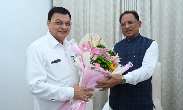 मुख्यमंत्री विष्णुदेव साय से वाणिज्य एवं उद्योग मंत्री लखनलाल देवांगन ने की सौजन्य मुलाकात….
