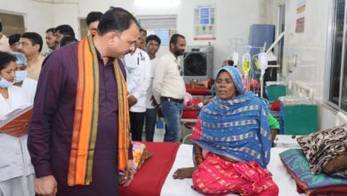 स्वास्थ्य मंत्री जायसवाल ने कोण्डागांव व फरसगांव में शासकीय अस्पतालों का किया निरीक्षण….