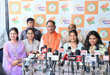 पत्रकार बहनों ने मुख्यमंत्री की कलाई पर बांधी राखी : जनसेवा के मार्ग पर अटूट संकल्प और प्रगति की दी शुभकामनाएं….