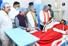 उपमुख्यमंत्री विजय शर्मा ने मेडिकल कॉलेज हॉस्पिटल पहुंच आईडी ब्लास्ट में घायल ग्रामीण और भालू के हमले में घायल जवान से भेंटकर पूछा स्वास्थ्य का हाल….