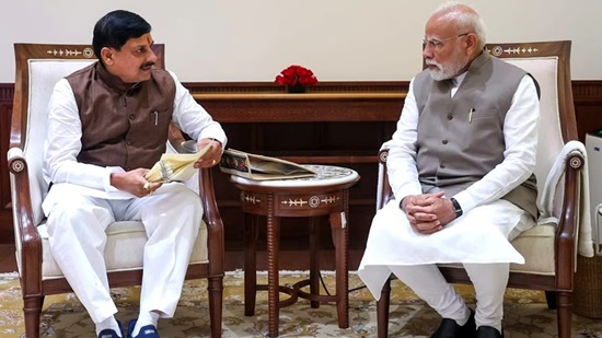 मुख्यमंत्री ने प्रधानमंत्री मोदी से मुलाकात की, किया आमंत्रित मुख्यमंत्री ने प्रधानमंत्री मोदी से मुलाकात की, किया आमंत्रित
