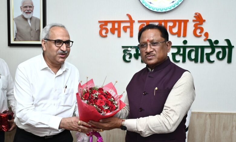 मुख्यमंत्री विष्णु देव साय से भिलाई स्टील प्लांट के नवनियुक्त निदेशक श्री चित्त रंजन महापात्र ने की सौजन्य मुलाकात मुख्यमंत्री विष्णु देव साय से भिलाई स्टील प्लांट के नवनियुक्त निदेशक श्री चित्त रंजन महापात्र ने की सौजन्य मुलाकात