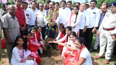 उप मुख्यमंत्री अरुण साव ने लोरमी में दीक्षारंभ कार्यक्रम में छात्रों को किया प्रेरित, वृक्षारोपण में भी लिया भाग…