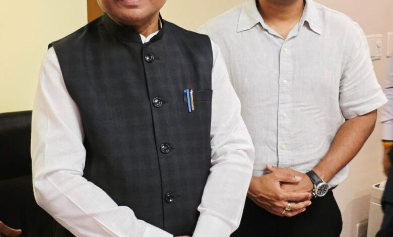 बस्तर के होनहार अविनाश तिवारी से टोक्यो में मिले मुख्यमंत्री विष्णुदेव साय : छत्तीसगढ़ में उद्योग स्थापना को लेकर हुई सकारात्मक चर्चा…. बस्तर के होनहार अविनाश तिवारी से टोक्यो में मिले मुख्यमंत्री विष्णुदेव साय : छत्तीसगढ़ में उद्योग स्थापना को लेकर हुई सकारात्मक चर्चा….