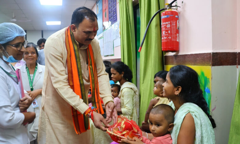 स्वास्थ्य मंत्री श्याम बिहारी जायसवाल ने बीजापुर में औचक निरीक्षणों से जांची विभागीय काम की हकीकत….