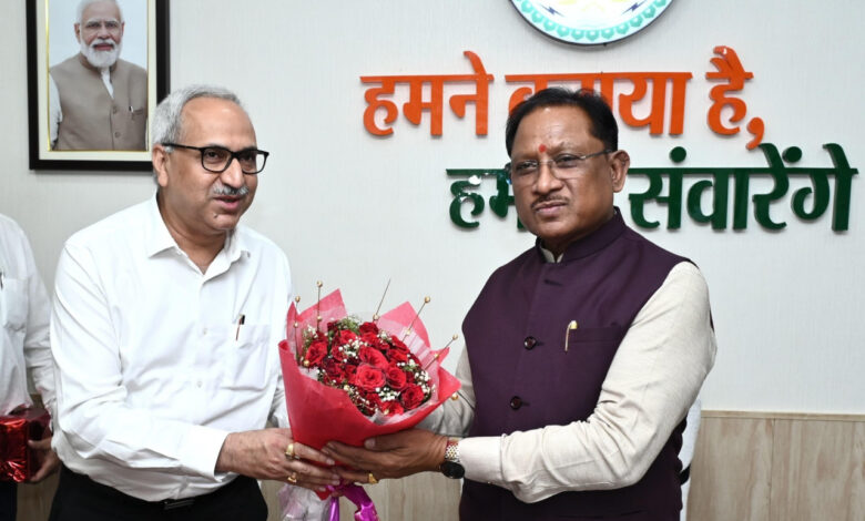 मुख्यमंत्री विष्णु देव साय से भिलाई स्टील प्लांट के नवनियुक्त निदेशक चित्त रंजन महापात्र ने की सौजन्य मुलाकात…. मुख्यमंत्री विष्णु देव साय से भिलाई स्टील प्लांट के नवनियुक्त निदेशक चित्त रंजन महापात्र ने की सौजन्य मुलाकात….