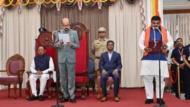 राज्यपाल डेका ने दिलाई तीन मंत्रियों को शपथ….