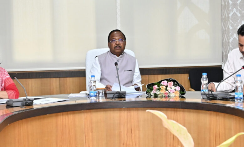 स्टेट व नेशनल हाइवे में घूमंतु पशुओं की सुरक्षा एवं दुर्घटनाओं में घायलों के उपचार के लिए व्यवस्था सुदृढ़ की जाए: पशुधन मंत्री रामविचार नेताम… स्टेट व नेशनल हाइवे में घूमंतु पशुओं की सुरक्षा एवं दुर्घटनाओं में घायलों के उपचार के लिए व्यवस्था सुदृढ़ की जाए: पशुधन मंत्री रामविचार नेताम…