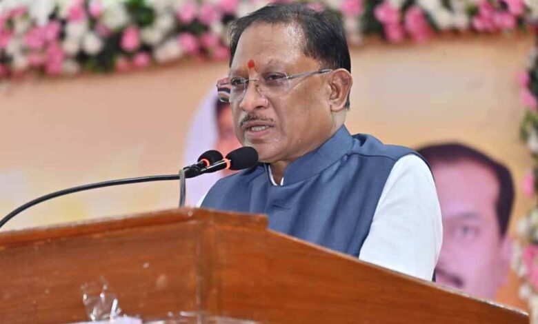 मुख्यमंत्री विष्णुदेव साय शहीद विनोद सिंह कौशिक मेधावी छात्र अभिनंदन समारोह में शामिल