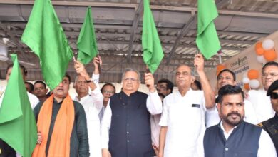 विधानसभा अध्यक्ष ने श्री रामलला दर्शन के लिए दुर्ग एवं बस्तर संभाग के 765 तीर्थ यात्रियों को किया रवाना….