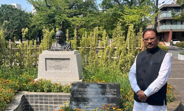 मुख्यमंत्री विष्णुदेव साय ने टोक्यो के ‘लिटिल इंडिया’ पहुँचकर महात्मा गांधी को किया नमन…. मुख्यमंत्री विष्णुदेव साय ने टोक्यो के ‘लिटिल इंडिया’ पहुँचकर महात्मा गांधी को किया नमन….