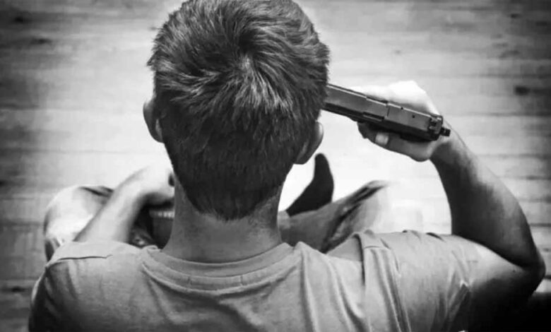सुकमा कैंप में हड़कंप, ड्यूटी पर तैनात CRPF जवान ने खुद को मारी गोली सुकमा कैंप में हड़कंप, ड्यूटी पर तैनात CRPF जवान ने खुद को मारी गोली