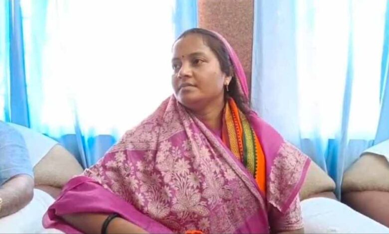 मंत्री लक्ष्मी राजवाड़े और परिवार को सरेआम मिली जान से मारने की धमकी