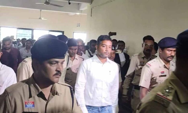 शराब घोटाला: चैतन्य बघेल की न्यायिक हिरासत बढ़ी, अगली सुनवाई 15 सितंबर को शराब घोटाला: चैतन्य बघेल की न्यायिक हिरासत बढ़ी, अगली सुनवाई 15 सितंबर को