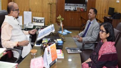 रायपुर : भू-जल स्तर बचाने, डबरी निर्माण के लिए किसानों को करें प्रोत्साहित – डेका